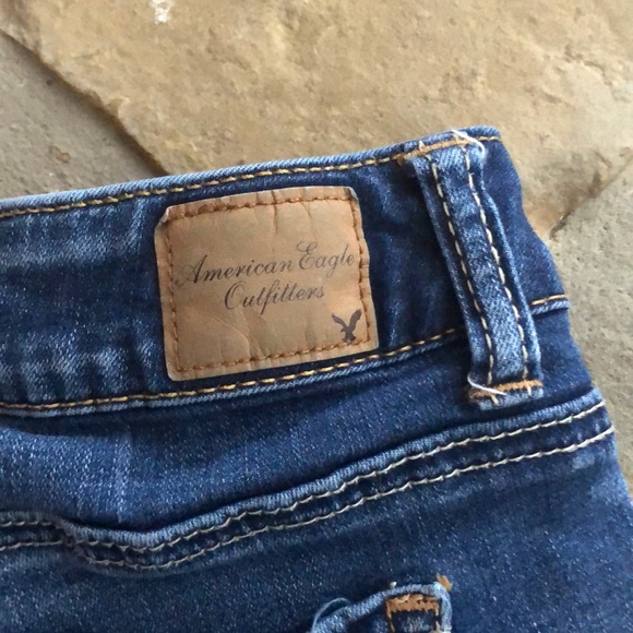 Girls distressed American eagle shorts - Picture 3 of 5